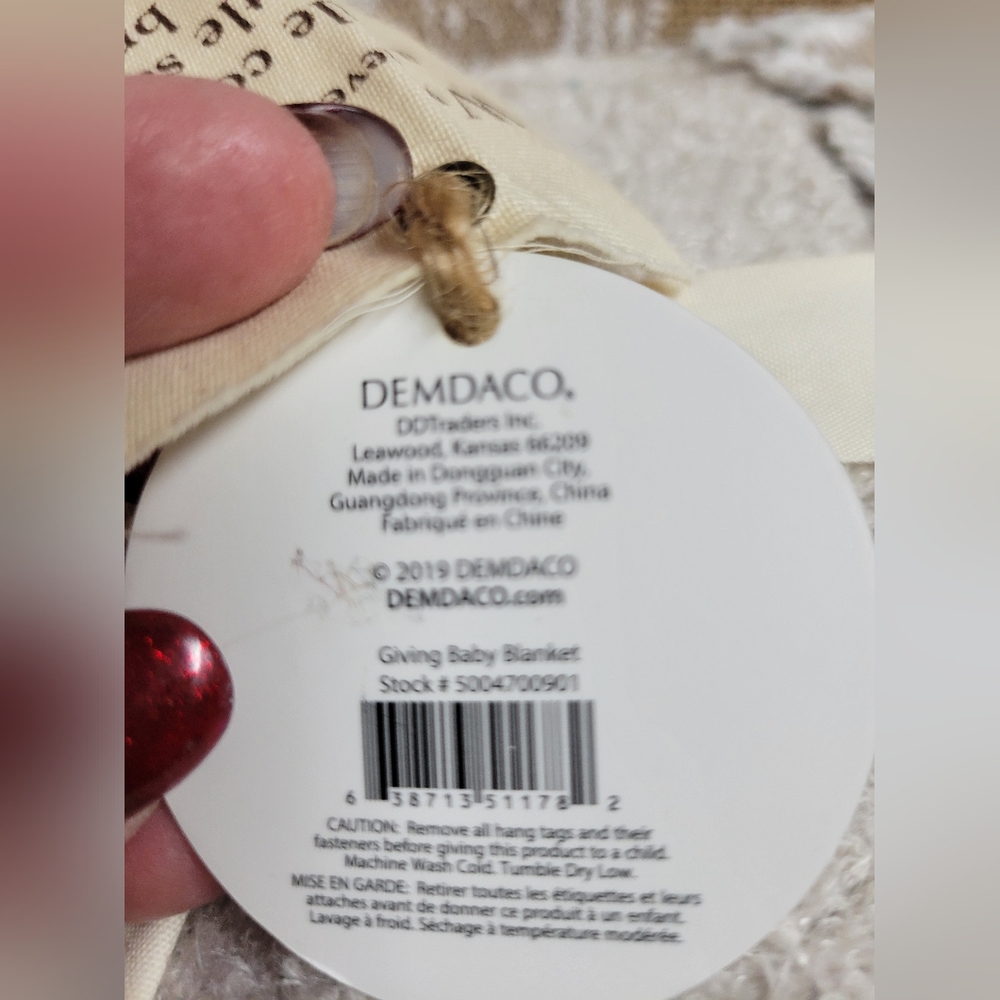 🛒🛍️💥NWT demdaco giving baby blanket plush and very soft and cozy - Picture 4 of 4